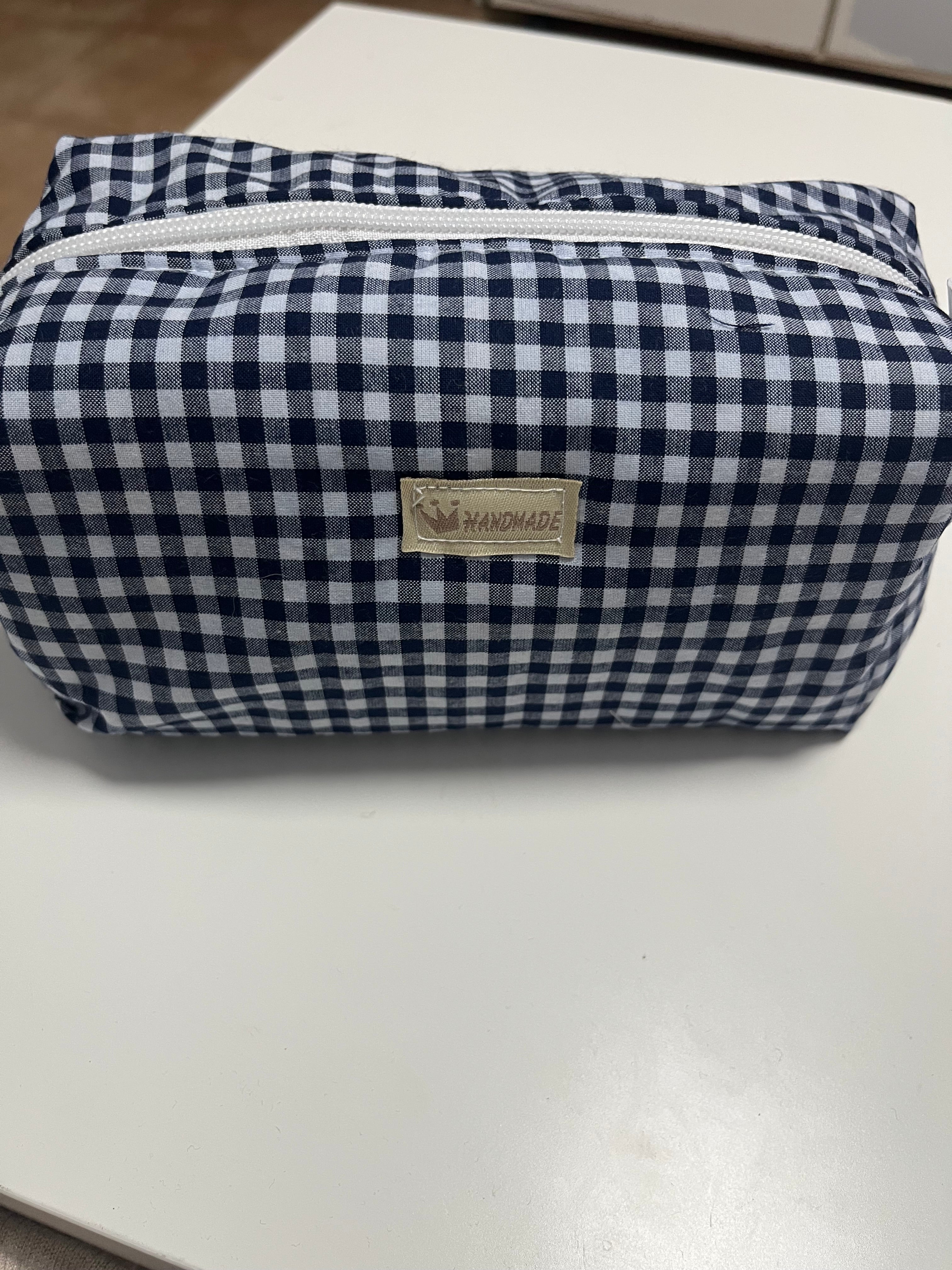 Neceser azul con estampado